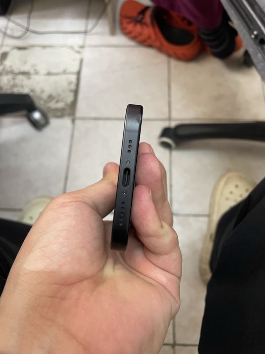 Продам Iphone 15 256gb