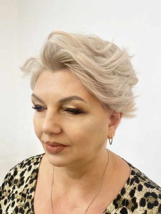 Макияж и укладка