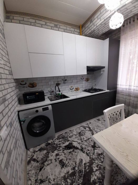 Сдается 1 х комнатная квартира на 4 этаже Детская больница 250 $