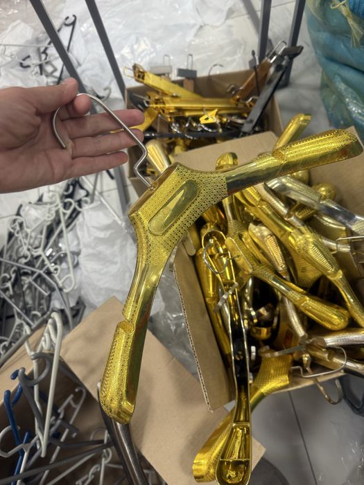 Вешалки плечики б/у