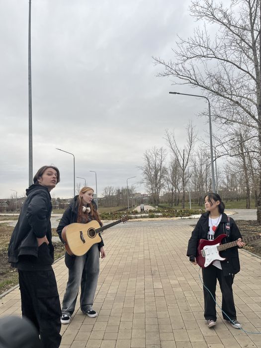 •	Гитара • Вокал • Электрогитара • Бас • Укулеле