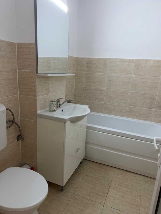 Inchiriez apartament 3 camere