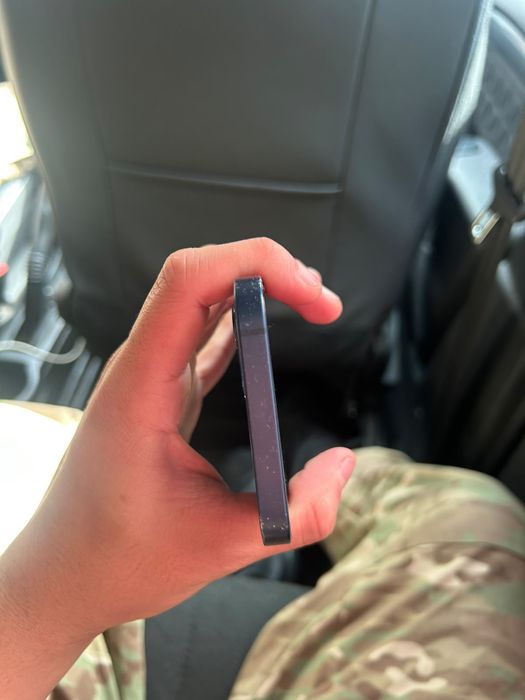 Продаётся IPhone 12