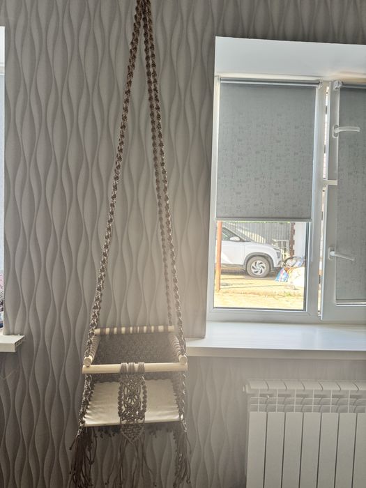 Детская качеля ручной работы