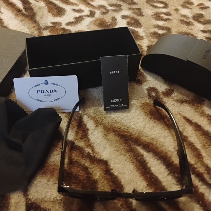 Ochelari de soare prada