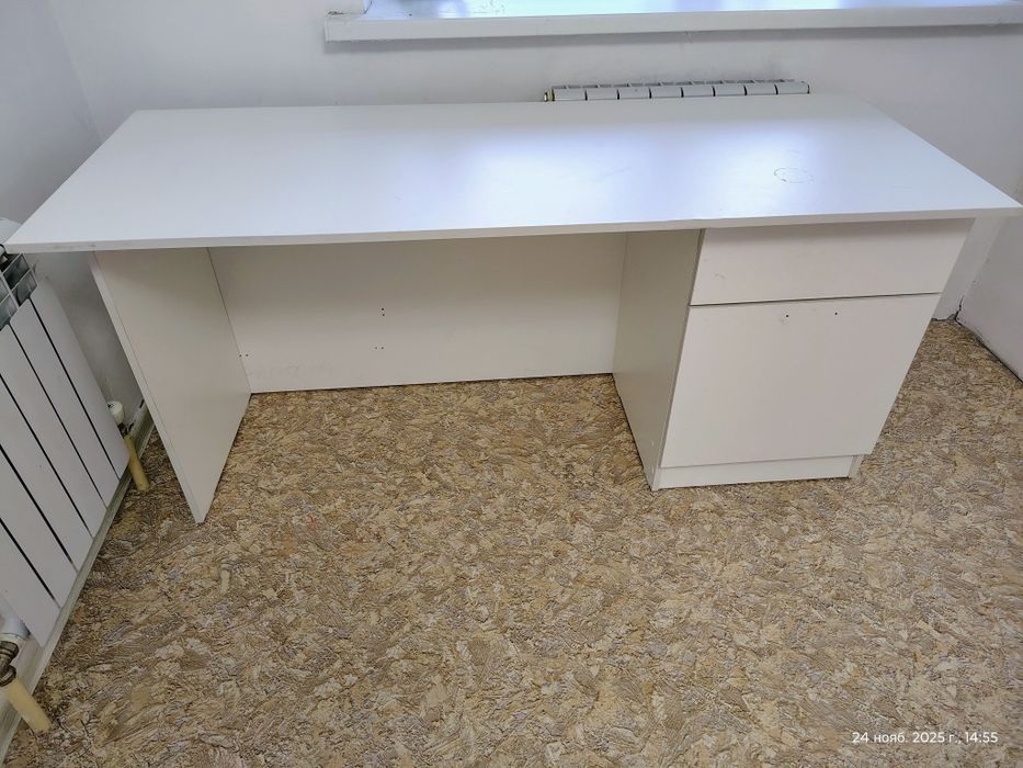 Продам писменный стол.