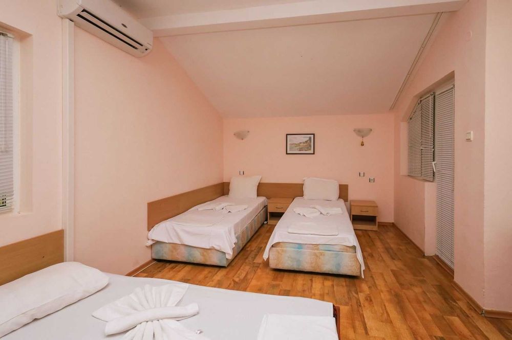 Продава се Къща в Средец - 528 кв.м за 919 €/кв.м - Снимка #13