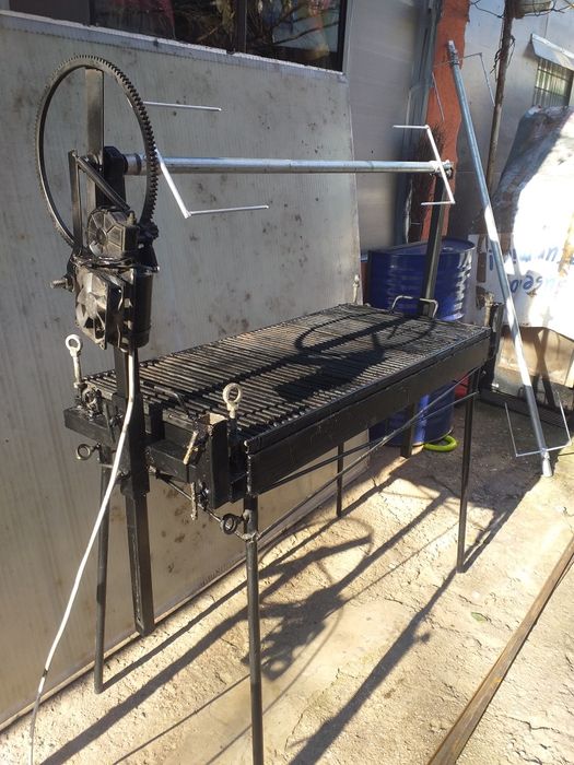 Rotisor electric cu trei viteze