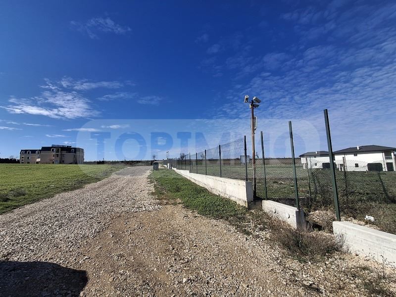 Парцел за жилищно строителство в село Кичево