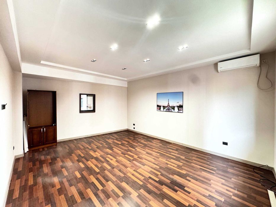 Сдается/ площадь 205 м2/ 5 комнат/ учебный /Стоматология/ Офис/ 12 у.е