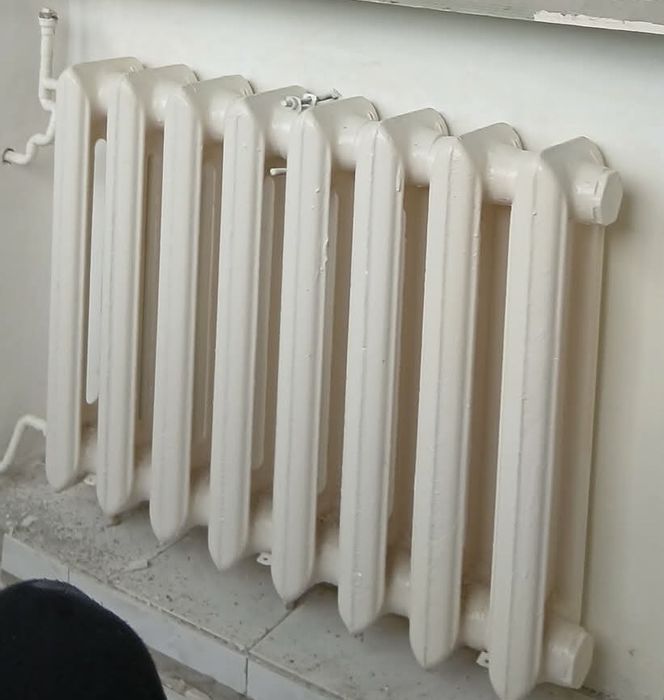 Vând calorifer din fontă