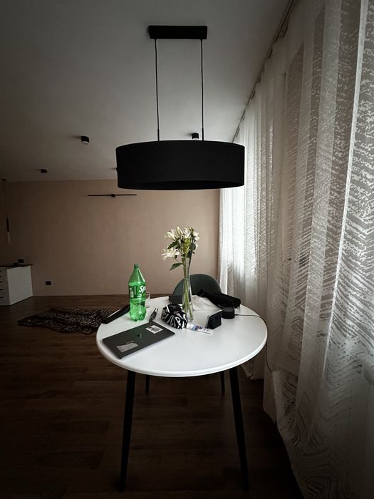 Продам обеденный круглый стол