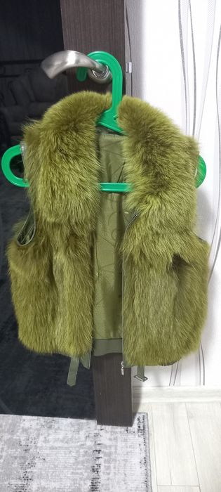 Продам женский стильный жилет из натурального меха