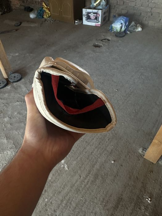 Боксов комплект включващ боксови ръкавици мма рькавици и боксов чувал