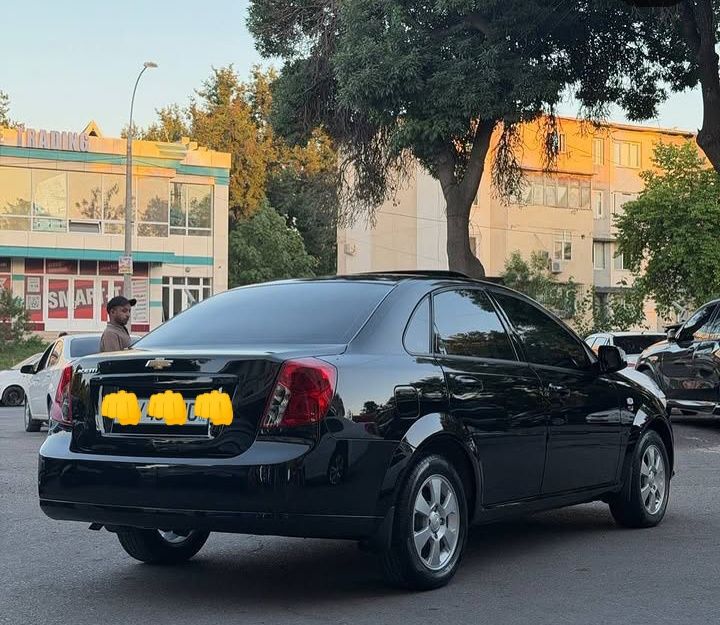 Jenrta nasiya savdo 5000$ 4000$ Riyalni oladigola tel qisin