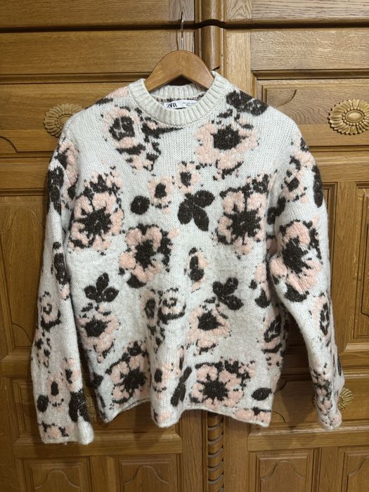 топъл пуловер на Zara