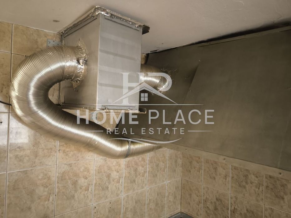 Помещение със статут на заведение за бързо хранене в центъра на гр. В