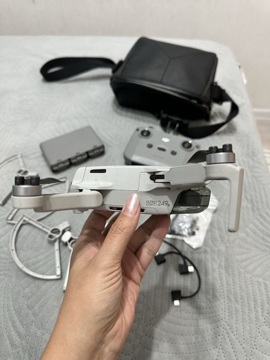 Дрон DJI mini 2  SE Fly More Combo