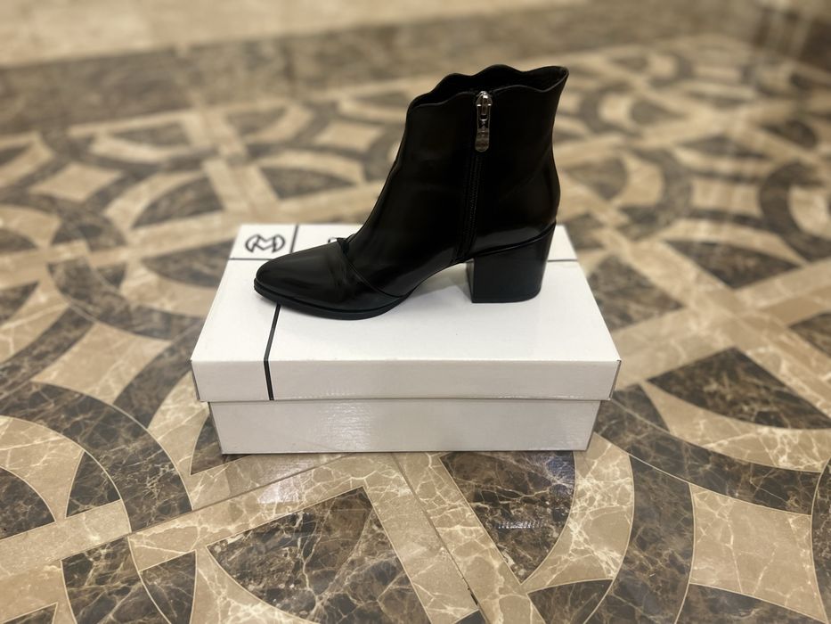 Продам ботильоны - казаки