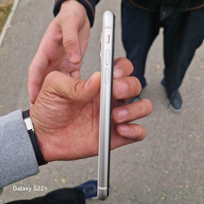 iPhone 11 обмен на любой телефон могу доплата