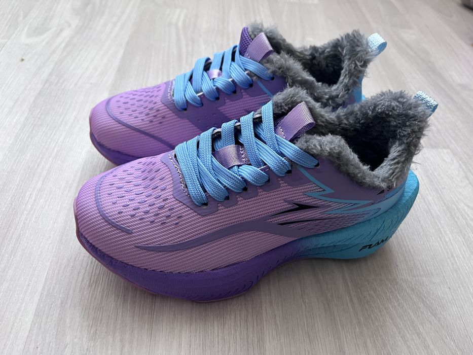 Кроссовки теплые 34 размер