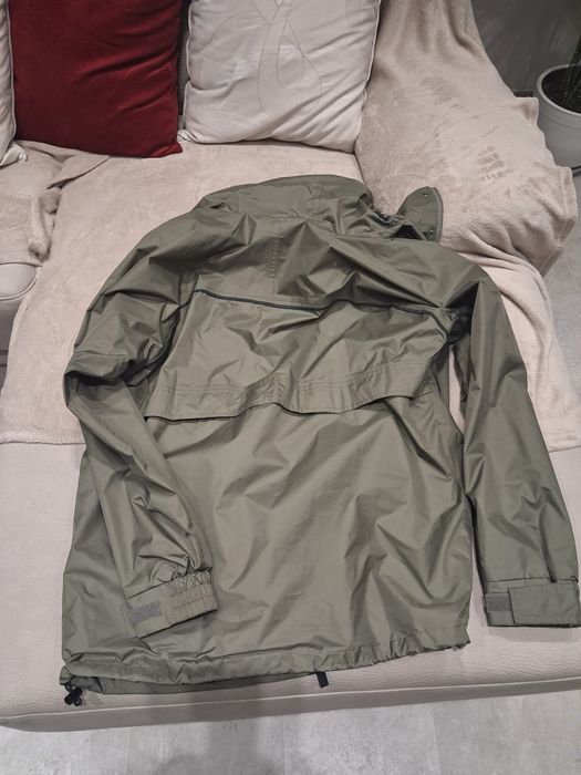 Яке тип ветровка Helly Hansen