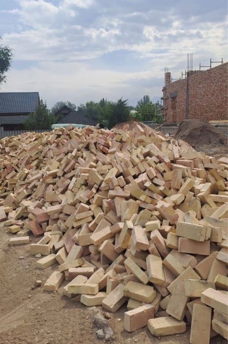 Красный кирпичь