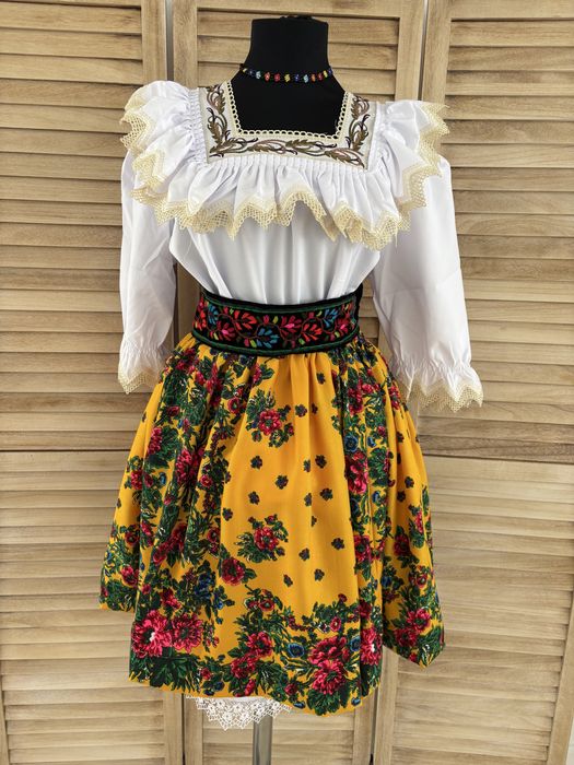 Costum popular pentru femei de Maramures.