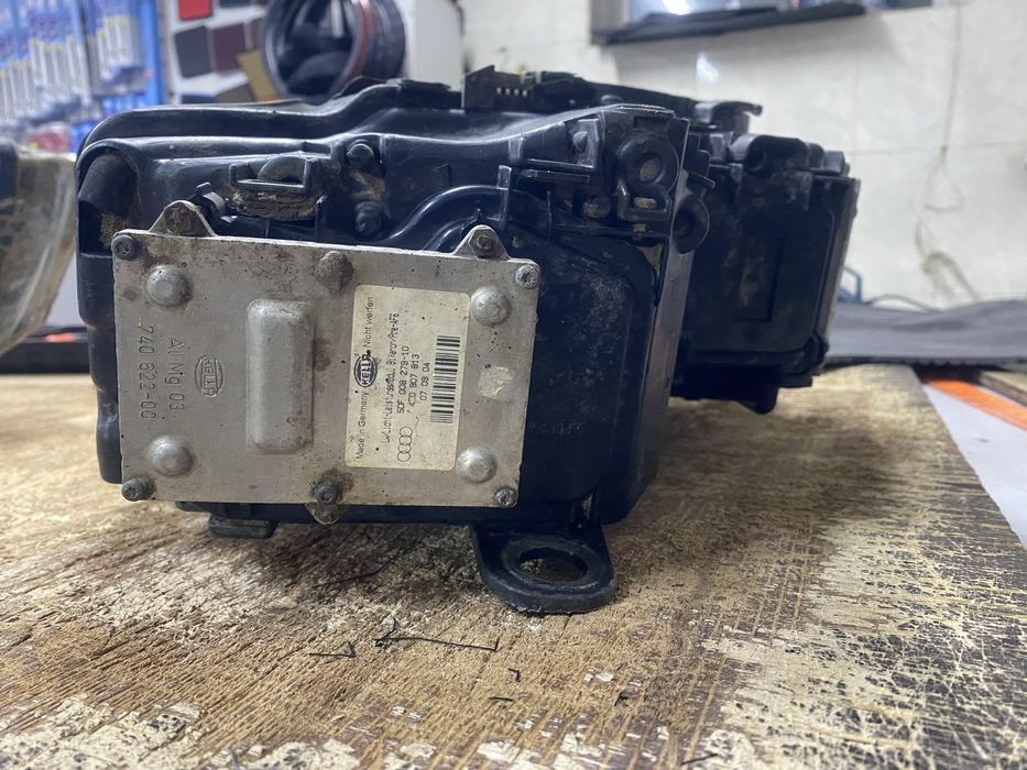 Продам фары ауди а 8д 3кузов 2004 год