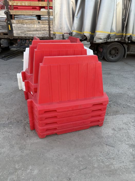 дорожное ограждение пластикого