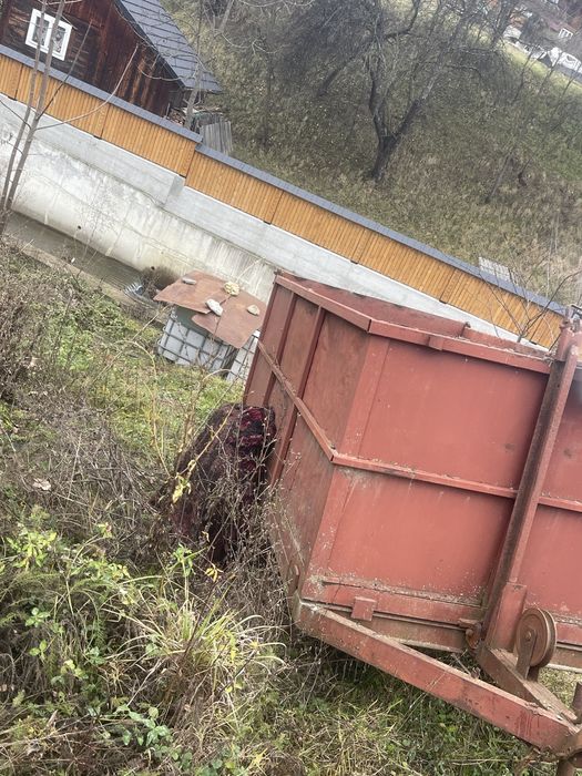 De vanzare sau schimb remorca si troliu