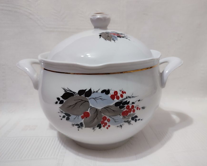 Супница фарфоровая