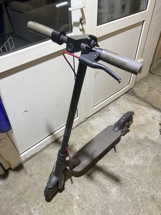 Trotinetă electrică Xiaomi Mijia M365 – Funcționare impecabilă