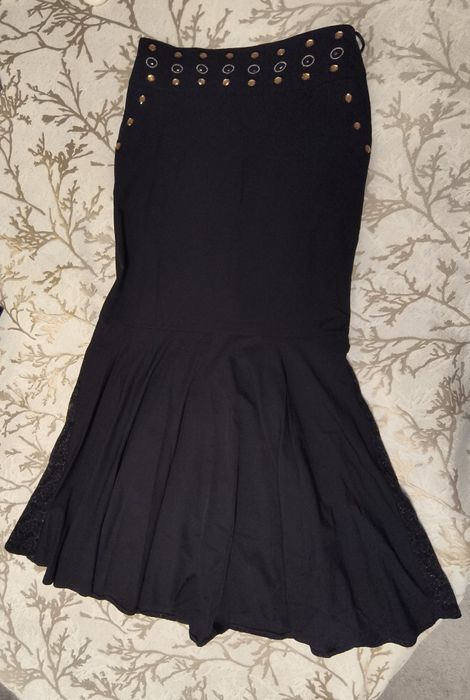 Пола дълга черна