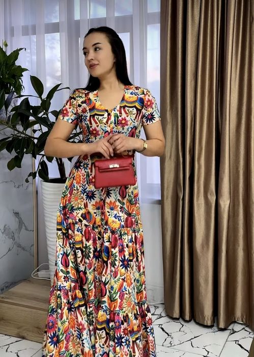 Шикарное платье на 42 размер S