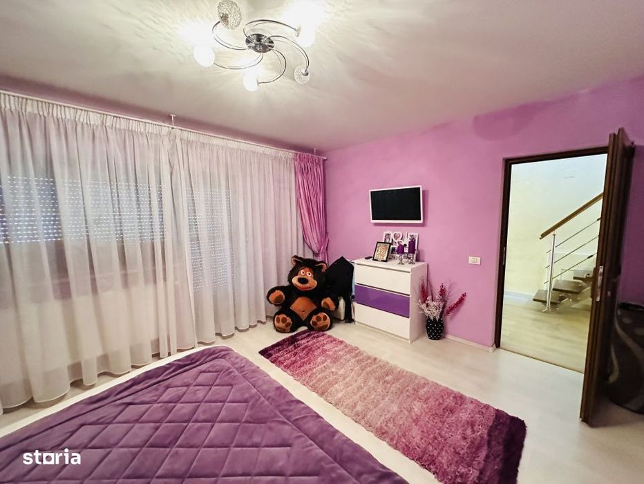 Vila superba, padure Rosu, 1000 mp teren, 310 mp construiti, Chiajna