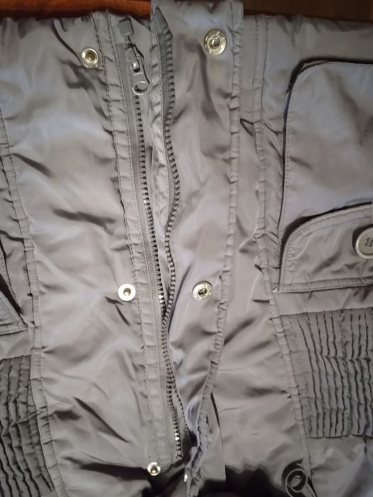 Късо зимно яке , много яко