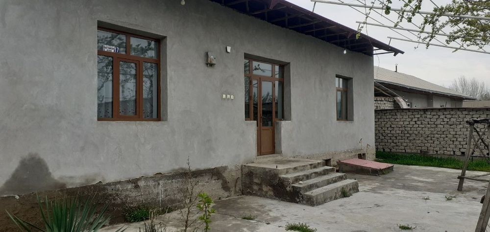 Jomboyda uy sotiladi