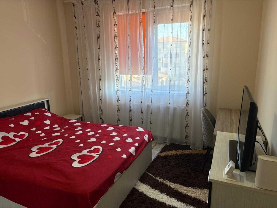Proprietar vând apartament 3 camere mobilat în Giroc