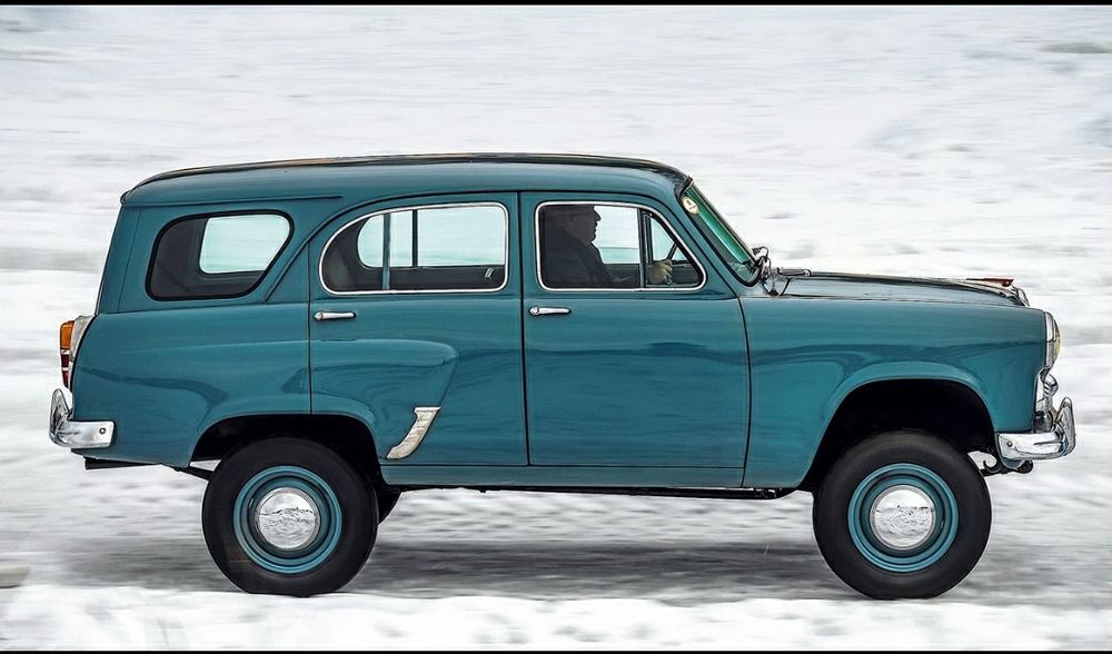 Первий советский лухкавоой  автомобиль жип 4х4 москвич м 411.