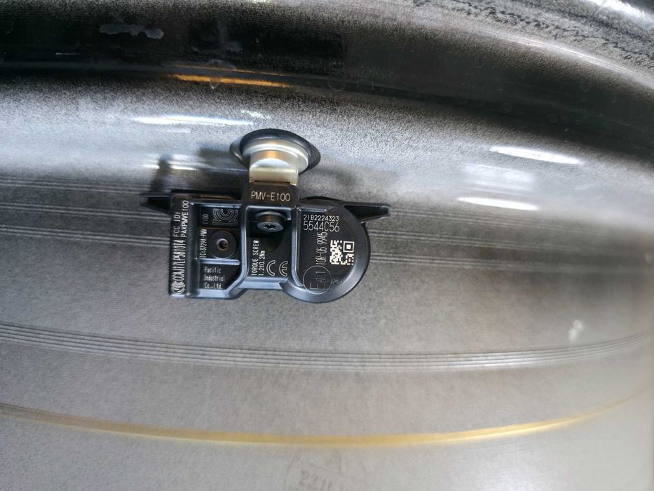 2 Jante Aliaj 5x114.3 20'' 8J ET 35 - OEM LEXUS NX / RX / RZ - CA NOI + Senzor de Presiune !