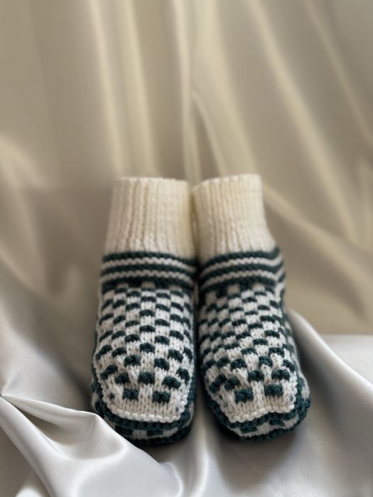 Вязаные носки из мягкого акрила