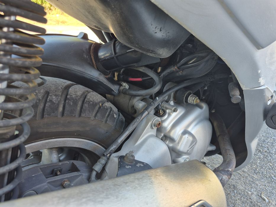 Априля Леонардо 250