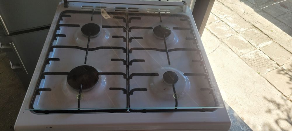 Готварска печка Beko комбинирана