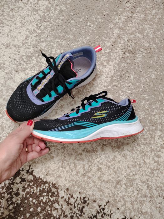 Adidași Shekers Impecabili