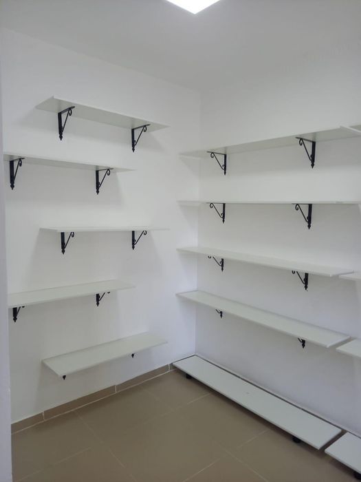 Полки белые стеллажи настенные