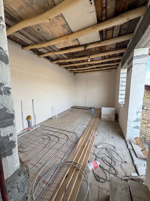 Hovli 1.5 sotih 5 ta hona 3 sanuzel срочно