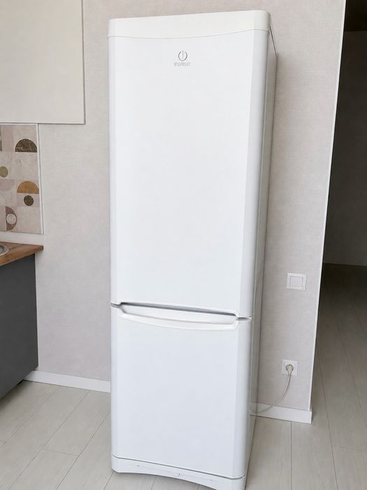 Холодильник Indesit B18FNF.025 No Frost
