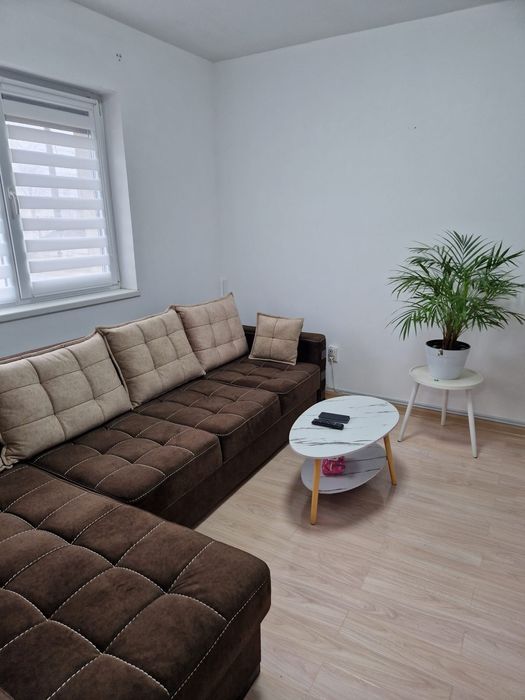 Vind apartament 2 camere unic(tip casa)