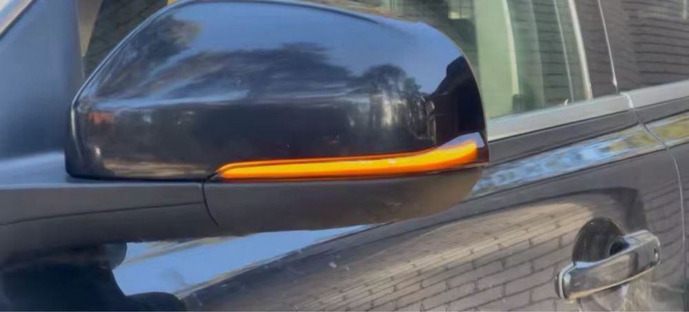 Динамични LED Бягащи Мигачи за VOLVO S60, S80, V40, V60, V70